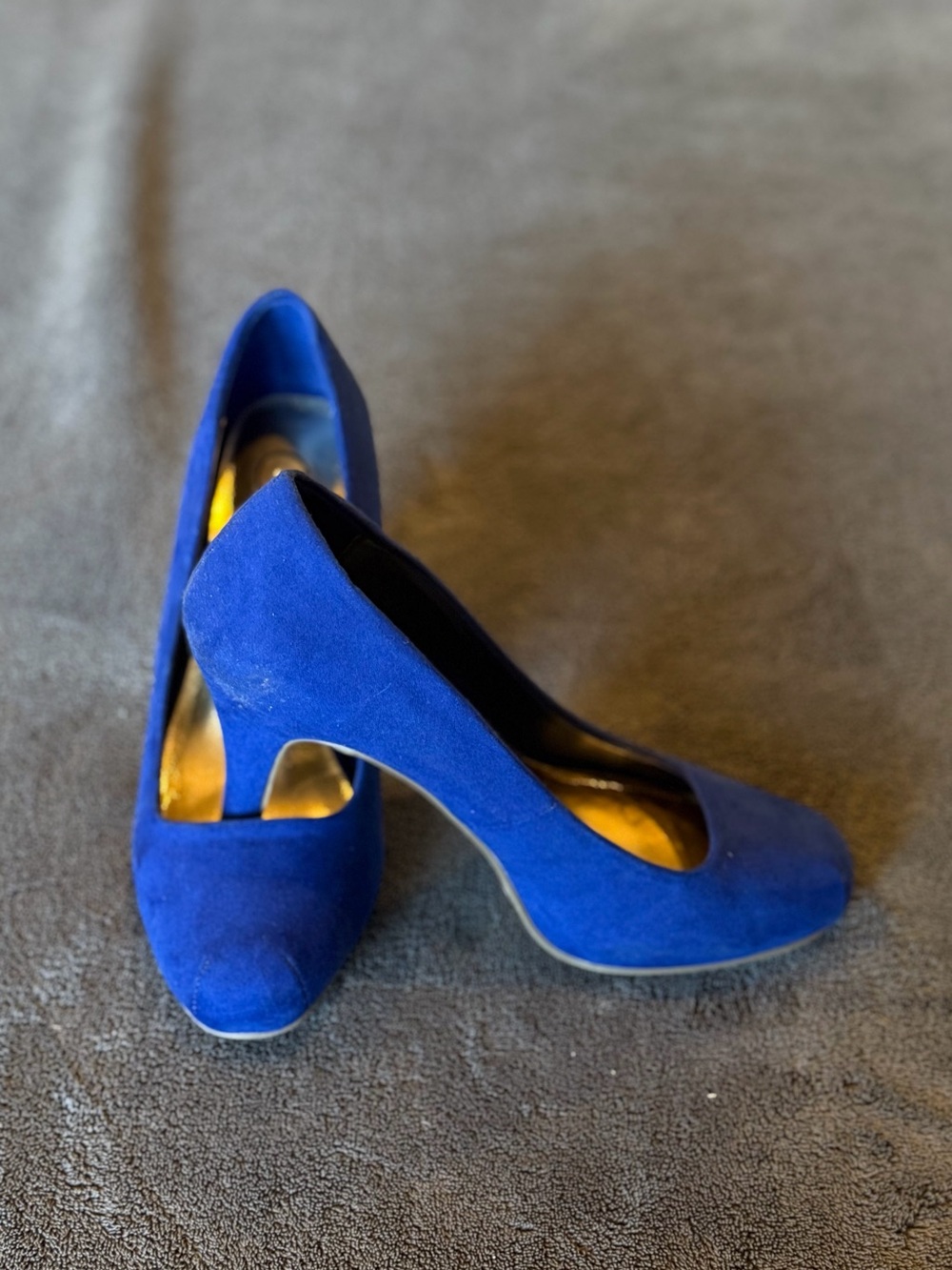 Candie's Vibrant Blue Suede Heeled Pumps